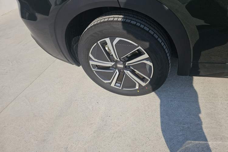 Used Geely Galaxy Xingjian 7 EM-i 2025 120km Launch+ Version Right Rear Wheel Hub