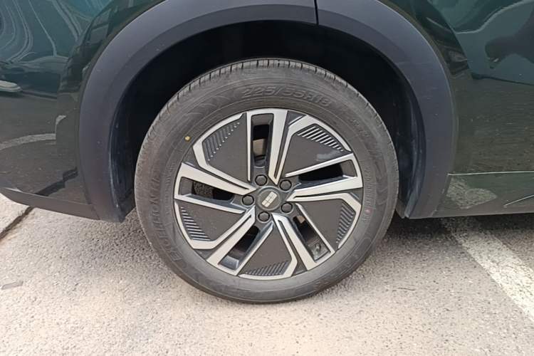 Used Geely Galaxy Xingjian 7 EM-i 2025 120km Exploration+ Version Right Rear Wheel Hub