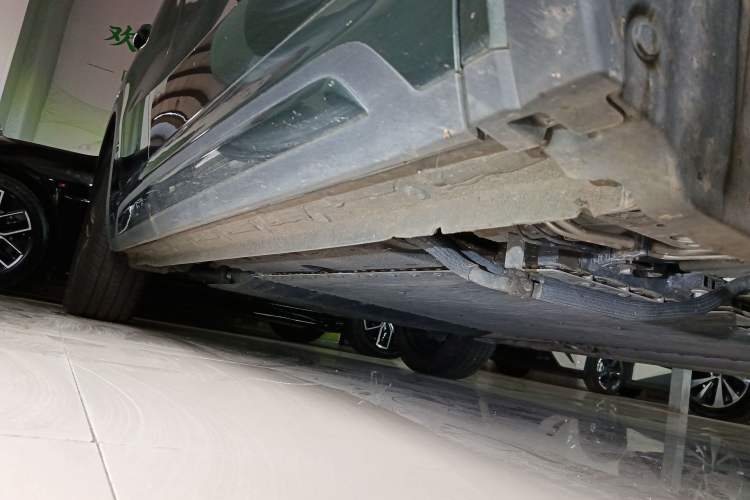 Used Geely Galaxy Xingjian 7 EM-i 2025 120km Exploration+ Version Right Side Sill