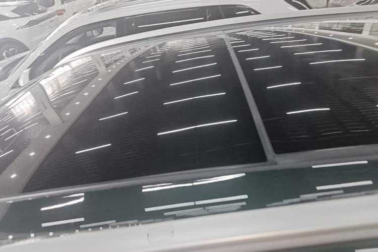 Used Geely Galaxy Xingjian 7 EM-i 2025 120km Navigator Edition Roof