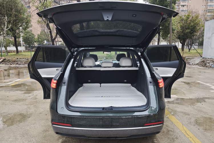 Used Geely Galaxy Xingjian 7 EM-i 2025 120km Navigator Edition Trunk