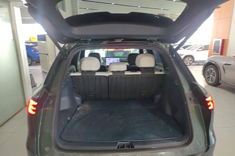 Used Geely Galaxy Xingjian 7 EM-i 2025 120km Navigator Edition Trunk