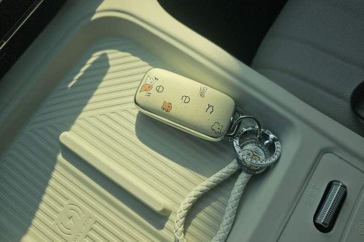 Used Geely Galaxy Xingjian 7 EM-i 2025 120km Launch+ Version Vehicle Key