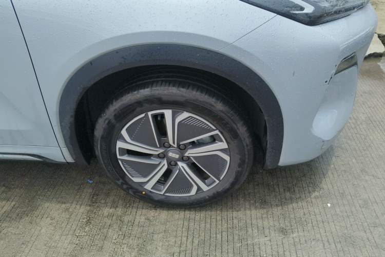 Used Geely Galaxy Xingjian 7 EM-i 2025 120km Exploration+ Version Right Front Wheel Hub