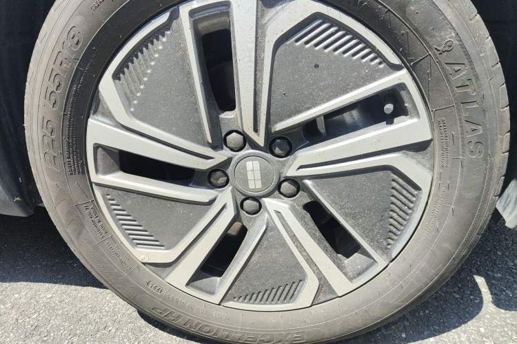 Used Geely Galaxy Xingjian 7 EM-i 2025 120km Exploration+ Version Right Front Wheel Hub