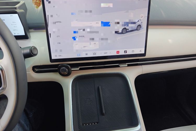 Used Geely Galaxy Xingjian 7 EM-i 2025 120km Navigator Edition Audio And AC Panel