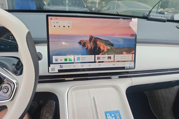 Used Geely Galaxy Xingjian 7 EM-i 2025 120km Launch+ Version Audio And AC Panel