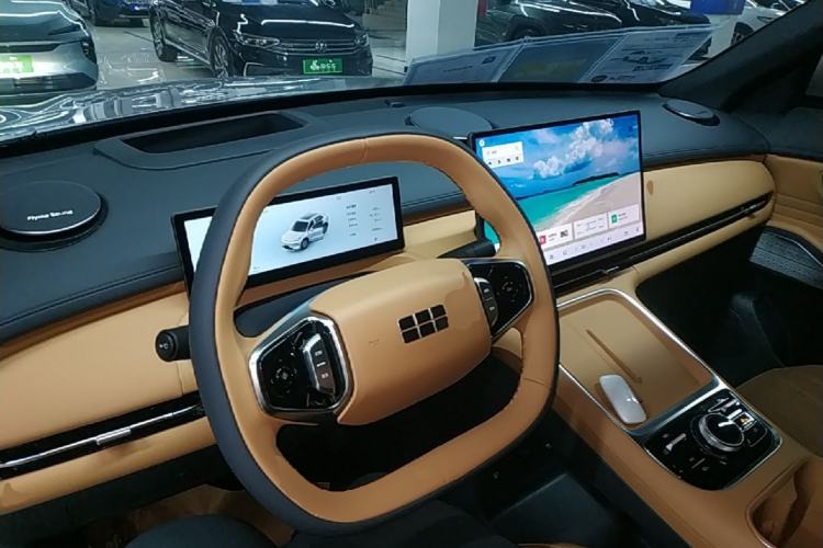 Used Geely Galaxy Xingjian 7 EM-i 2025 120km Exploration+ Version Center Console