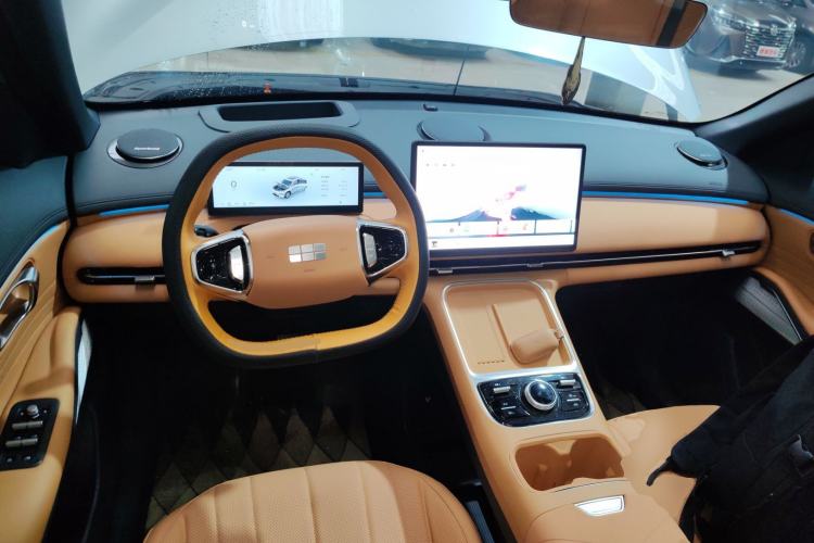 Used Geely Galaxy Xingjian 7 EM-i 2025 120km Navigator Edition Center Console