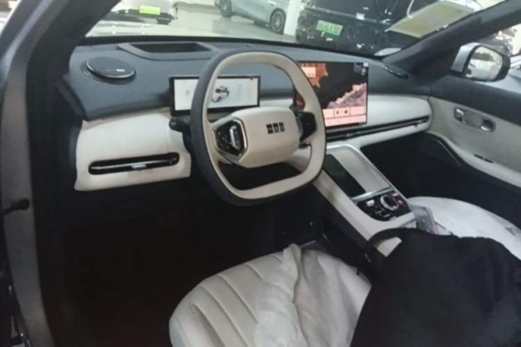 Used Geely Galaxy Xingjian 7 EM-i 2025 120km Exploration+ Version Center Console