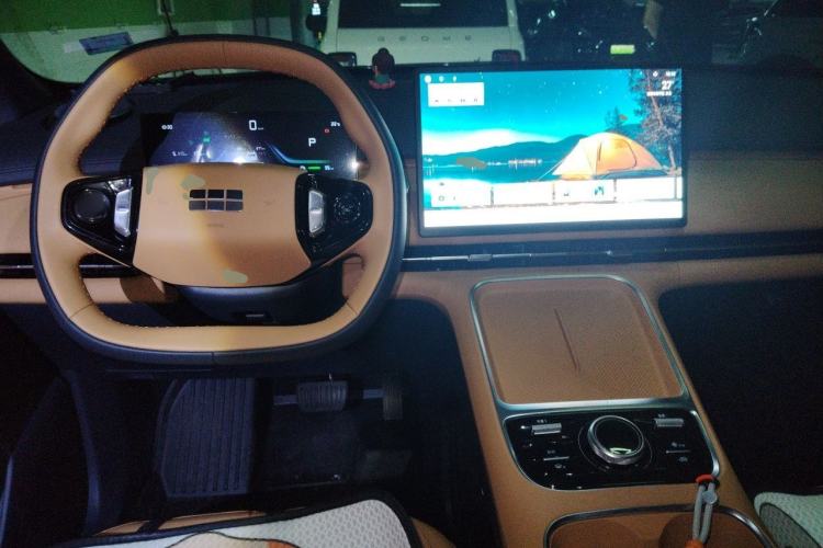 Used Geely Galaxy Xingjian 7 EM-i 2025 55 km Launch Edition Center Console
