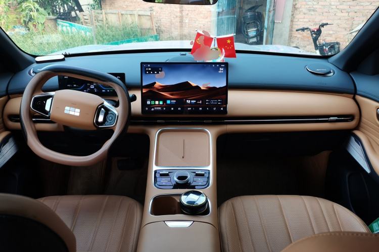 Used Geely Galaxy Xingjian 7 EM-i 2025 120km Launch+ Version Center Console