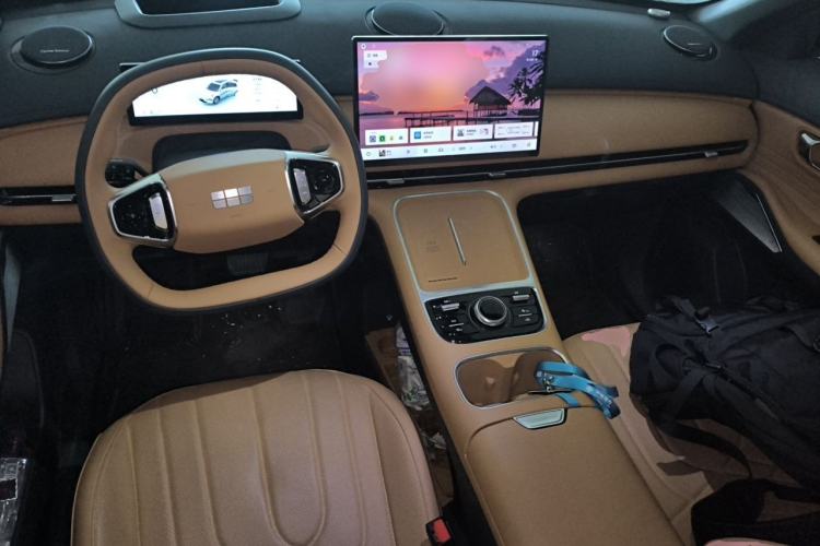 Used Geely Galaxy Xingjian 7 EM-i 2025 120km Navigator Edition Center Console