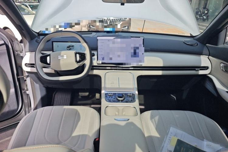 Used Geely Galaxy Xingjian 7 EM-i 2025 120km Navigator Edition Center Console