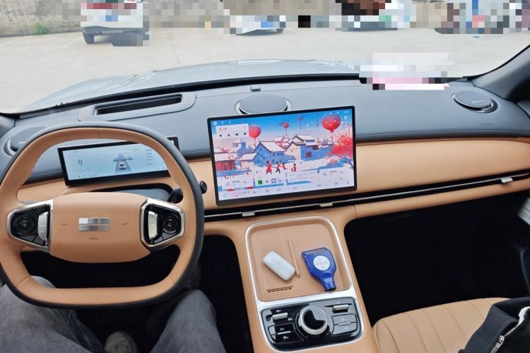 Used Geely Galaxy Xingjian 7 EM-i 2025 120km Navigator Edition Center Console
