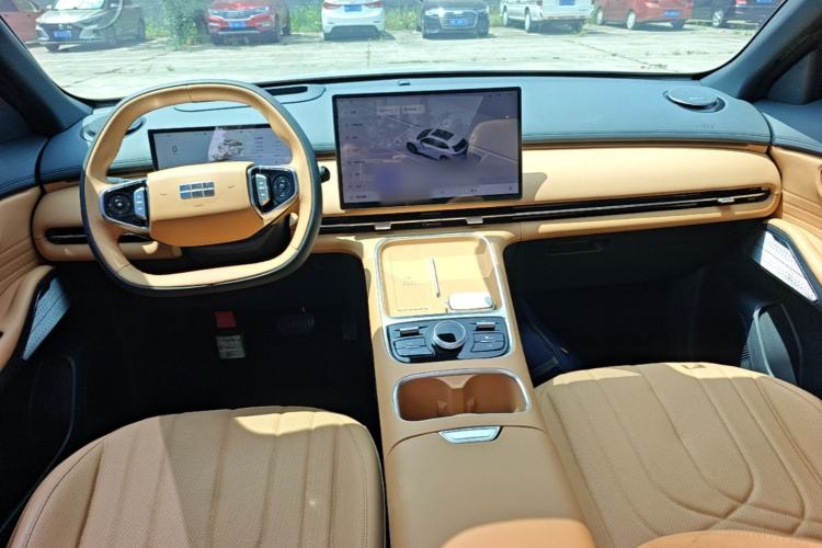 Used Geely Galaxy Xingjian 7 EM-i 2025 120km Navigator Edition Center Console
