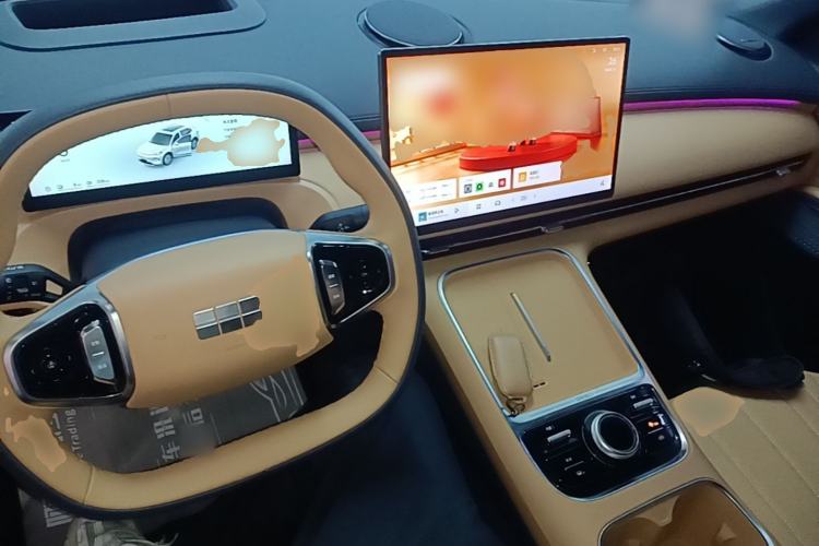 Used Geely Galaxy Xingjian 7 EM-i 2025 120km Navigator Edition Center Console