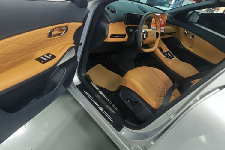 Used Geely Galaxy Xingjian 7 EM-i 2025 120km Launch+ Version Driver Seat