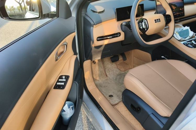 Used Geely Galaxy Xingjian 7 EM-i 2025 55 km Launch Edition Driver Seat