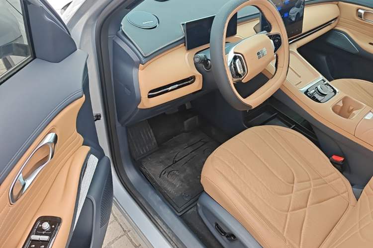 Used Geely Galaxy Xingjian 7 EM-i 2025 120km Exploration+ Version Driver Seat