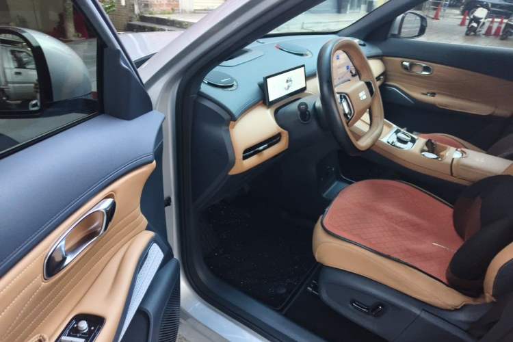 Used Geely Galaxy Xingjian 7 EM-i 2025 120km Exploration+ Version Driver Seat