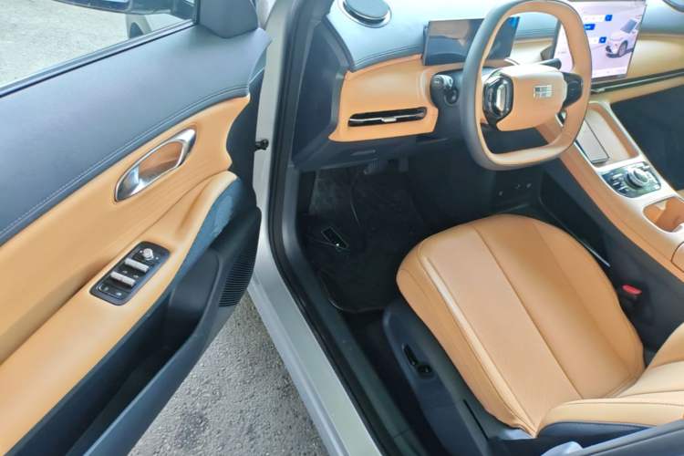 Used Geely Galaxy Xingjian 7 EM-i 2025 55 km Launch Edition Driver Seat