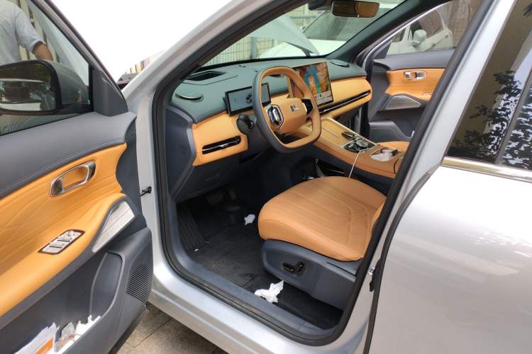 Used Geely Galaxy Xingjian 7 EM-i 2025 120km Exploration+ Version Driver Seat