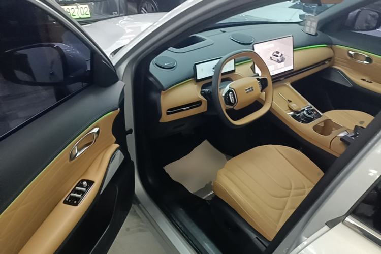 Used Geely Galaxy Xingjian 7 EM-i 2025 120km Navigator Edition Driver Seat