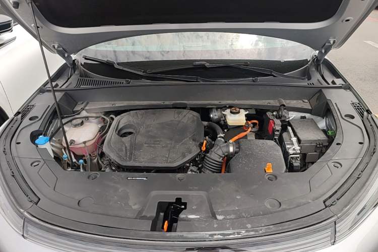 Used Geely Galaxy Xingjian 7 EM-i 2025 120km Navigator Edition Engine Bay