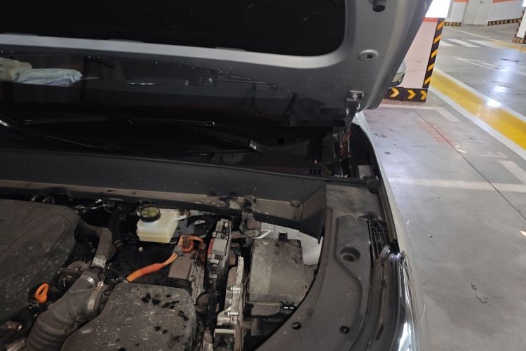 Used Geely Galaxy Xingjian 7 EM-i 2025 120km Launch+ Version Engine Bay Left