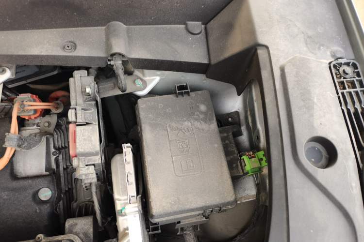 Used Geely Galaxy Xingjian 7 EM-i 2025 120km Launch+ Version Engine Bay Left