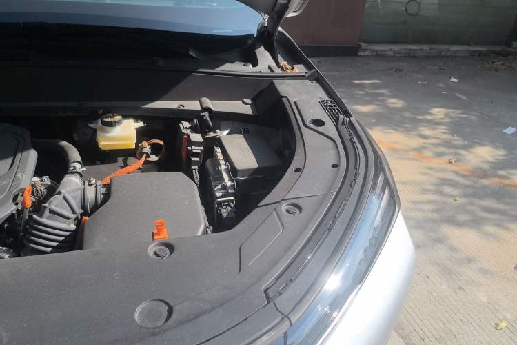 Used Geely Galaxy Xingjian 7 EM-i 2025 120km Navigator Edition Engine Bay Left