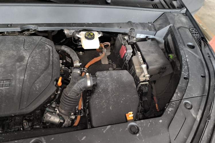 Used Geely Galaxy Xingjian 7 EM-i 2025 120km Navigator Edition Engine Bay Left