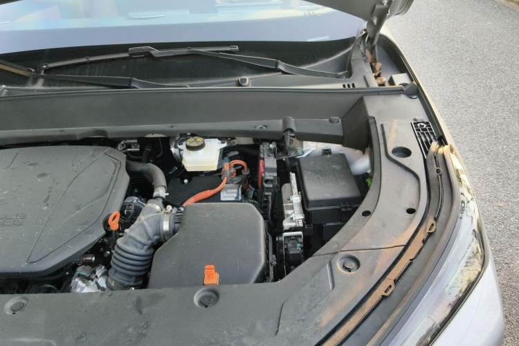 Used Geely Galaxy Xingjian 7 EM-i 2025 55 km Launch Edition Engine Bay Left