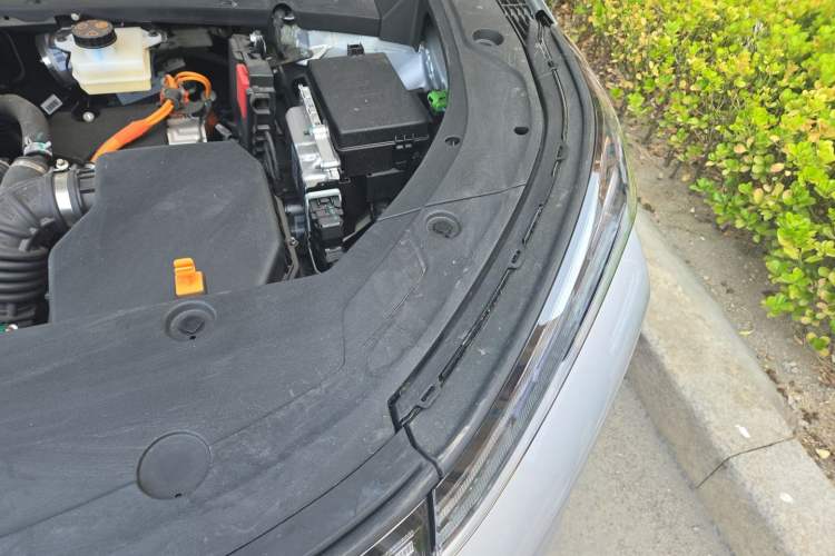 Used Geely Galaxy Xingjian 7 EM-i 2025 55 km Launch Edition Engine Bay Left