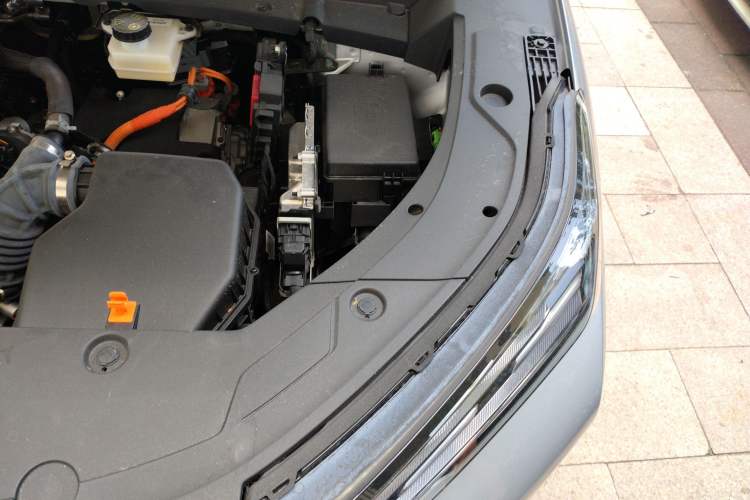 Used Geely Galaxy Xingjian 7 EM-i 2025 120km Exploration+ Version Engine Bay Left