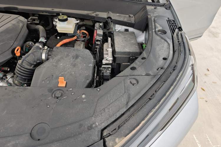 Used Geely Galaxy Xingjian 7 EM-i 2025 120km Navigator Edition Engine Bay Left