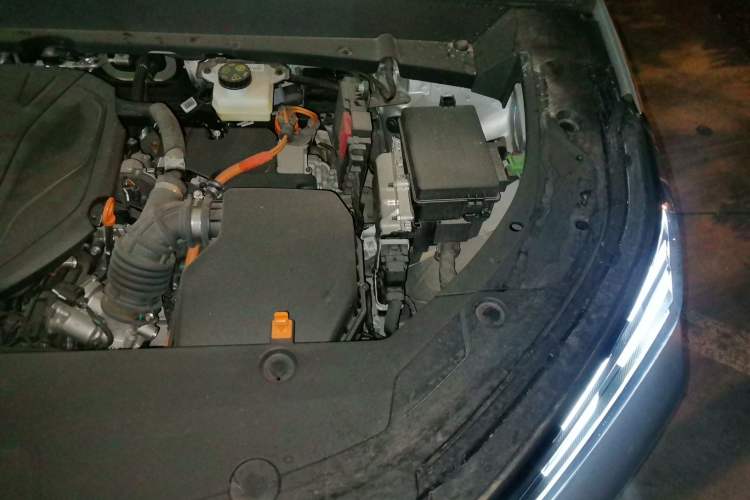 Used Geely Galaxy Xingjian 7 EM-i 2025 120km Launch+ Version Engine Bay Left