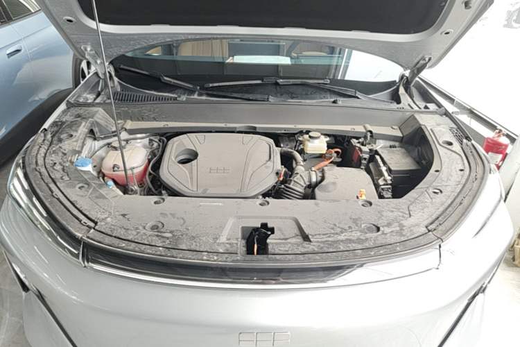 Used Geely Galaxy Xingjian 7 EM-i 2025 120km Navigator Edition Engine Bay
