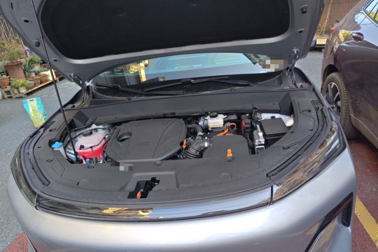 Used Geely Galaxy Xingjian 7 EM-i 2025 120km Launch+ Version Engine Bay