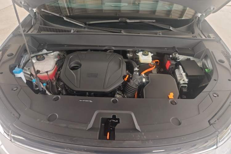 Used Geely Galaxy Xingjian 7 EM-i 2025 120km Navigator Edition Engine Bay