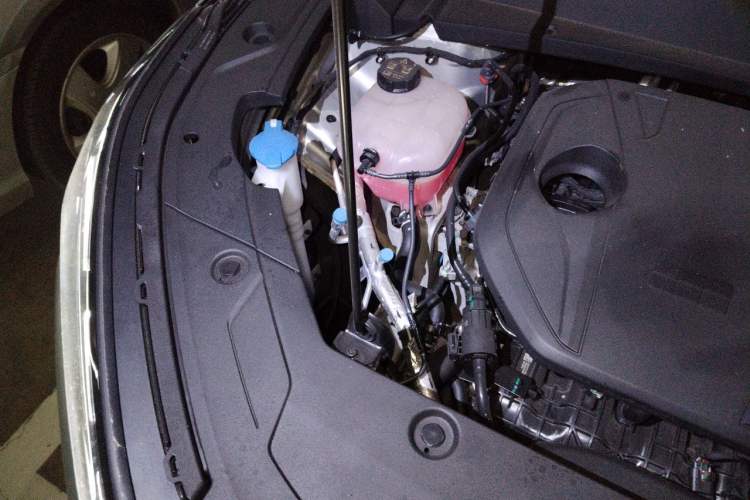 Used Geely Galaxy Xingjian 7 EM-i 2025 55 km Launch Edition Engine Bay Right