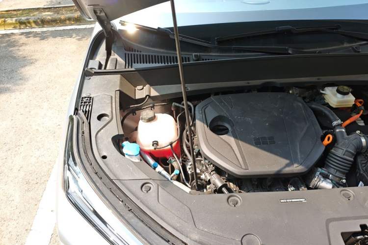 Used Geely Galaxy Xingjian 7 EM-i 2025 55 km Launch Edition Engine Bay Right