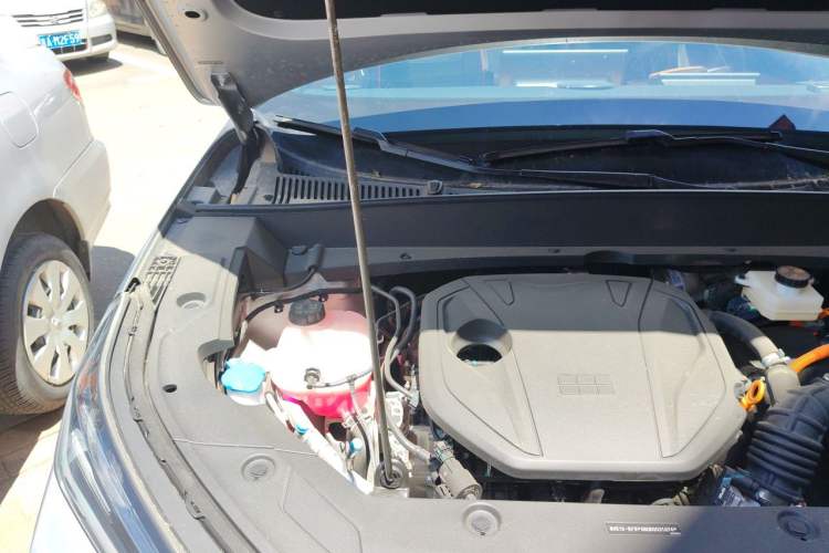 Used Geely Galaxy Xingjian 7 EM-i 2025 120km Launch+ Version Engine Bay Right