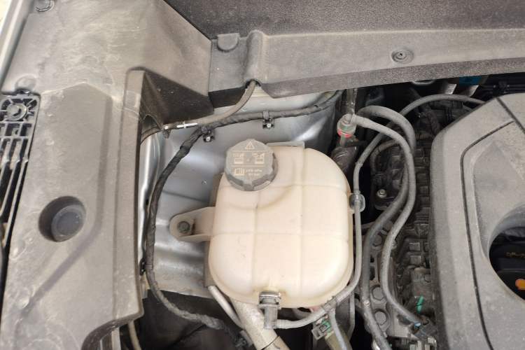 Used Geely Galaxy Xingjian 7 EM-i 2025 120km Launch+ Version Engine Bay Right