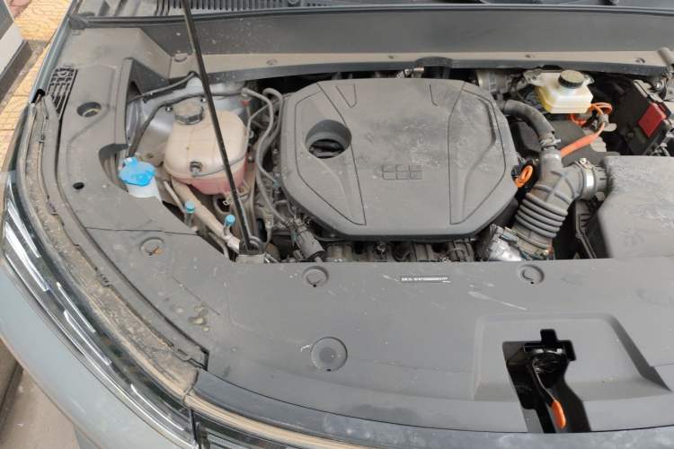 Used Geely Galaxy Xingjian 7 EM-i 2025 55 km Launch Edition Engine Bay Right