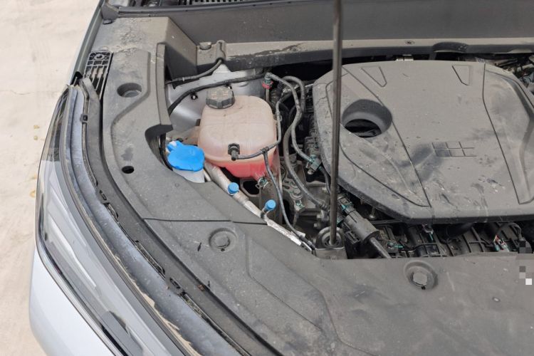 Used Geely Galaxy Xingjian 7 EM-i 2025 120km Navigator Edition Engine Bay Right