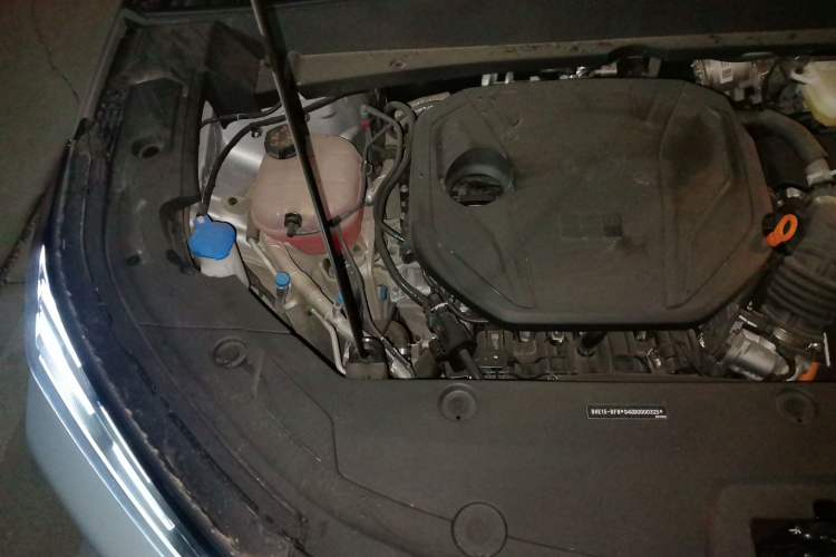 Used Geely Galaxy Xingjian 7 EM-i 2025 120km Launch+ Version Engine Bay Right