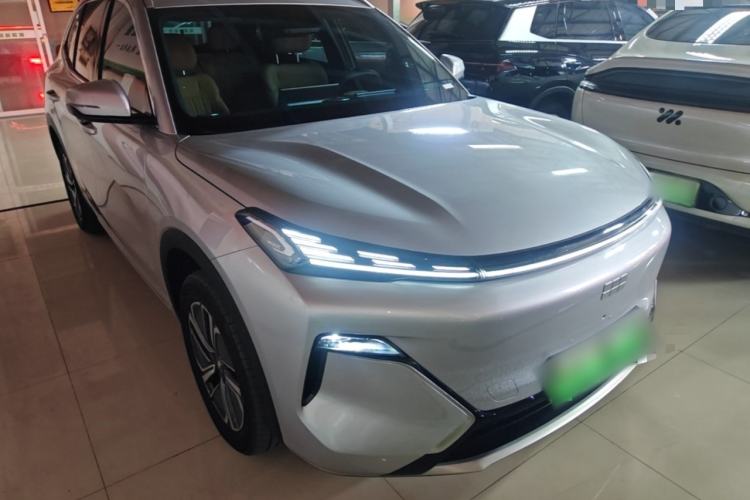 Used Geely Galaxy Xingjian 7 EM-i 2025 120km Launch+ Version Exterior 1