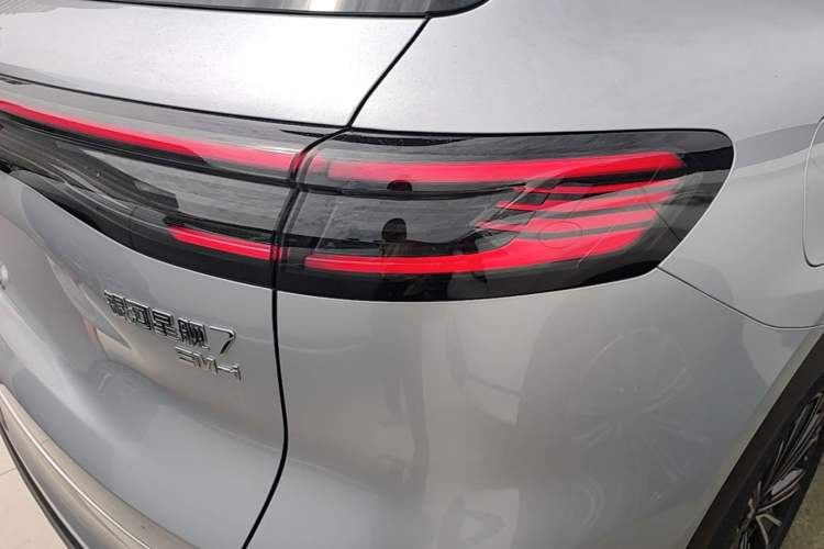Used Geely Galaxy Xingjian 7 EM-i 2025 120km Navigator Edition Exterior 3